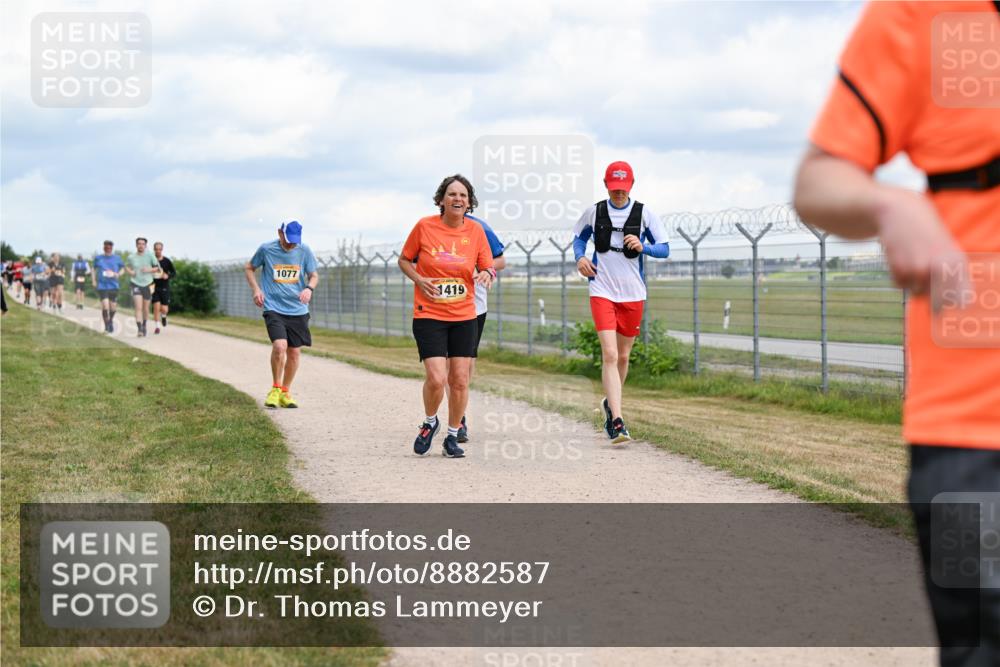 14.09.2025 - Airport Race Dr. Thomas Lammeyer http://msf.ph/oto/8882587 14.09.2025 12:35:36 Laufen 1077, 1419 meine-sportfotos.de
