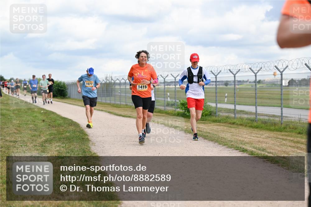 14.09.2025 - Airport Race Dr. Thomas Lammeyer http://msf.ph/oto/8882589 14.09.2025 12:35:36 Laufen 1077, 1419 meine-sportfotos.de