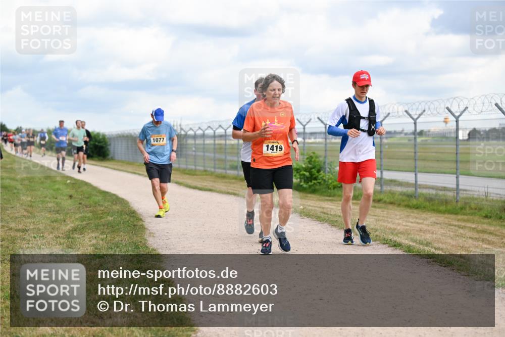14.09.2025 - Airport Race Dr. Thomas Lammeyer http://msf.ph/oto/8882603 14.09.2025 12:35:37 Laufen 1077, 1419 meine-sportfotos.de