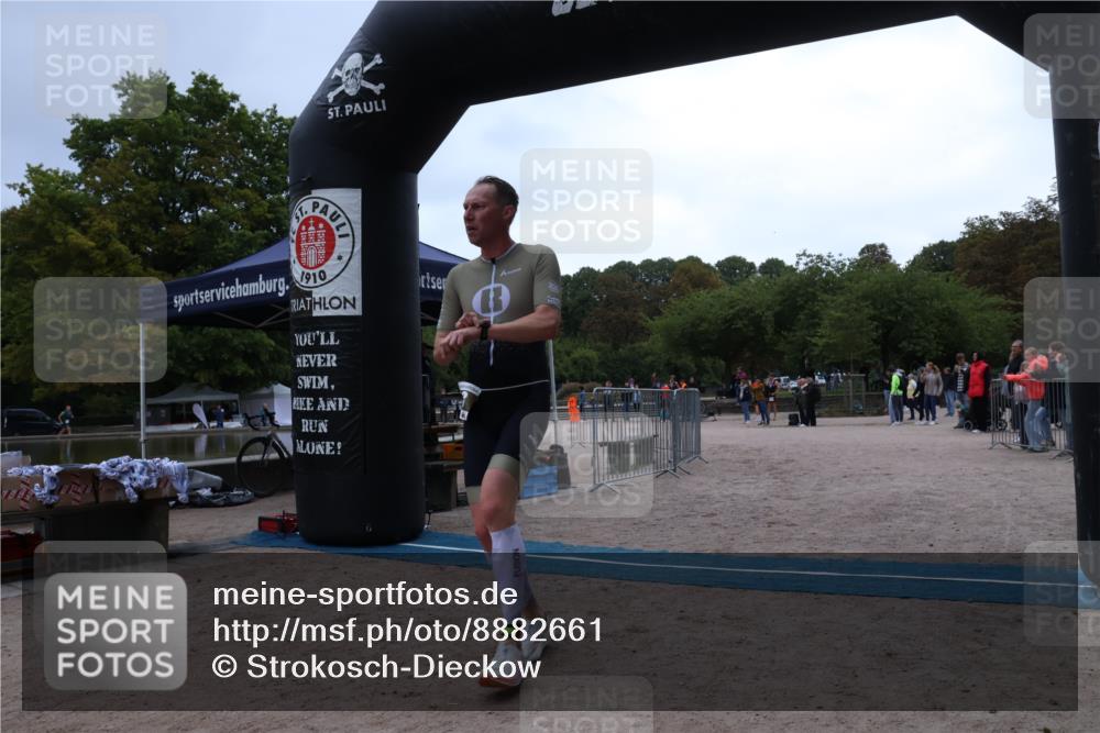 14.09.2025 - Stadtparktriathlon Strokosch-Dieckow http://msf.ph/oto/8882661 14.09.2025 09:50:38 Ziel 303, 348 meine-sportfotos.de