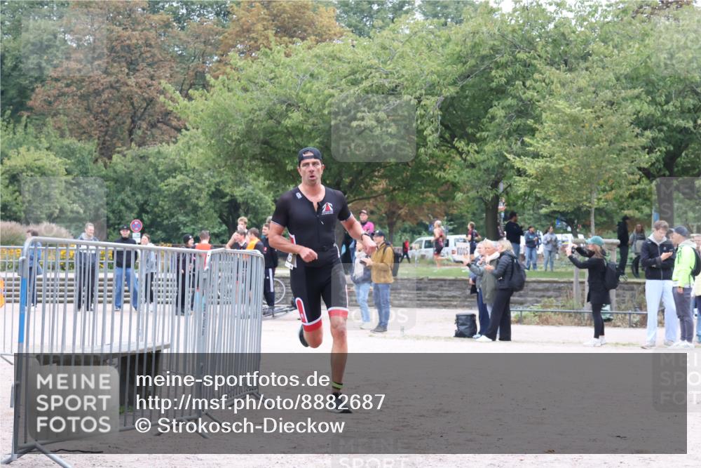 14.09.2025 - Stadtparktriathlon Strokosch-Dieckow http://msf.ph/oto/8882687 14.09.2025 09:50:59 Ziel 336, 369, 376 meine-sportfotos.de