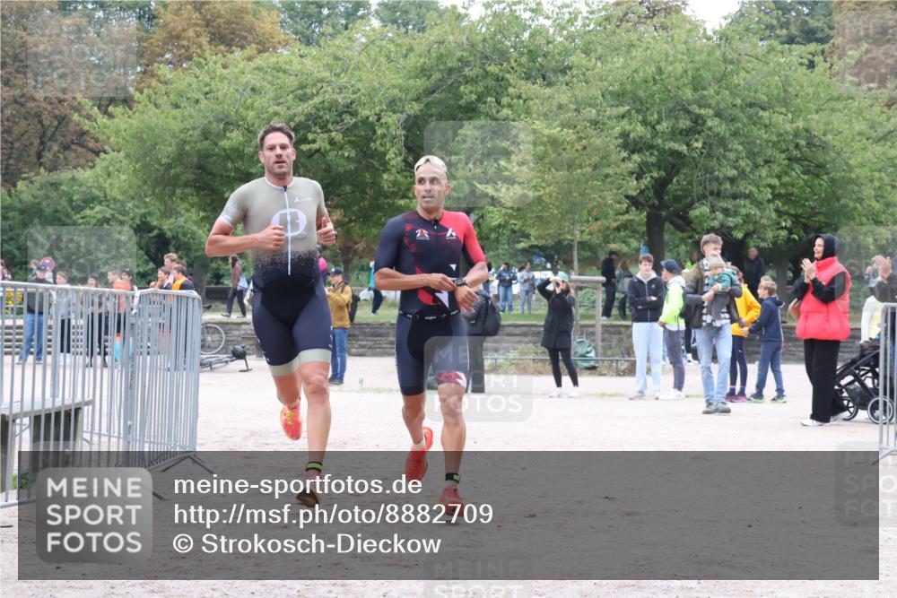 14.09.2025 - Stadtparktriathlon Strokosch-Dieckow http://msf.ph/oto/8882709 14.09.2025 09:51:04 Ziel 313, 336, 376, 378 meine-sportfotos.de