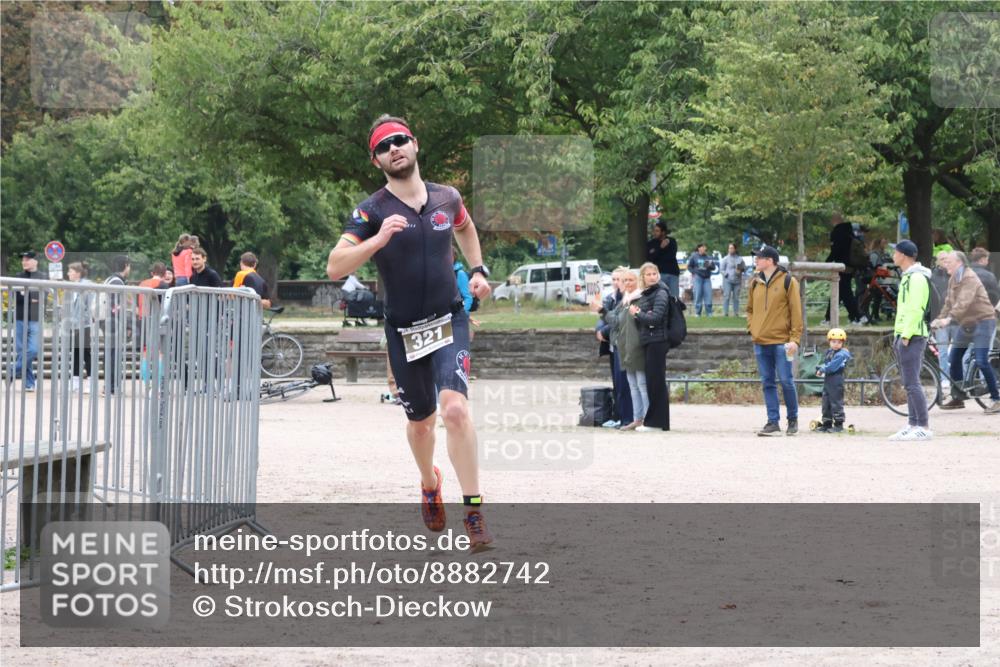 14.09.2025 - Stadtparktriathlon Strokosch-Dieckow http://msf.ph/oto/8882742 14.09.2025 09:51:32 Ziel 321 meine-sportfotos.de