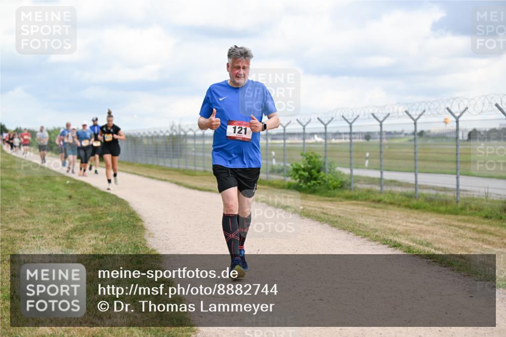 14.09.2025 - Airport Race Dr. Thomas Lammeyer http://msf.ph/oto/8882744 14.09.2025 12:35:50 Laufen 121 meine-sportfotos.de