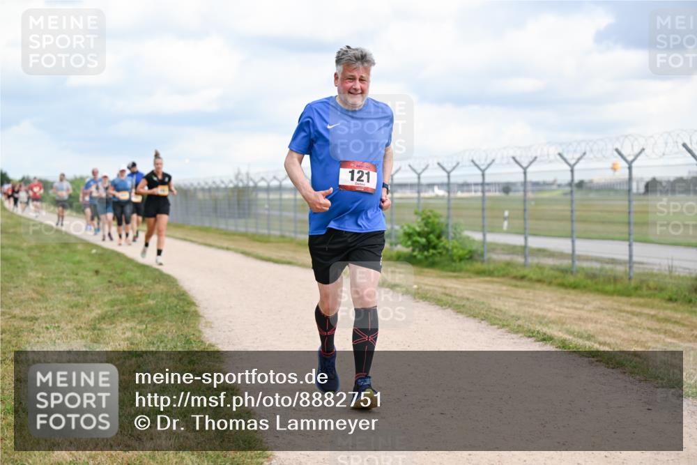 14.09.2025 - Airport Race Dr. Thomas Lammeyer http://msf.ph/oto/8882751 14.09.2025 12:35:51 Laufen 121 meine-sportfotos.de