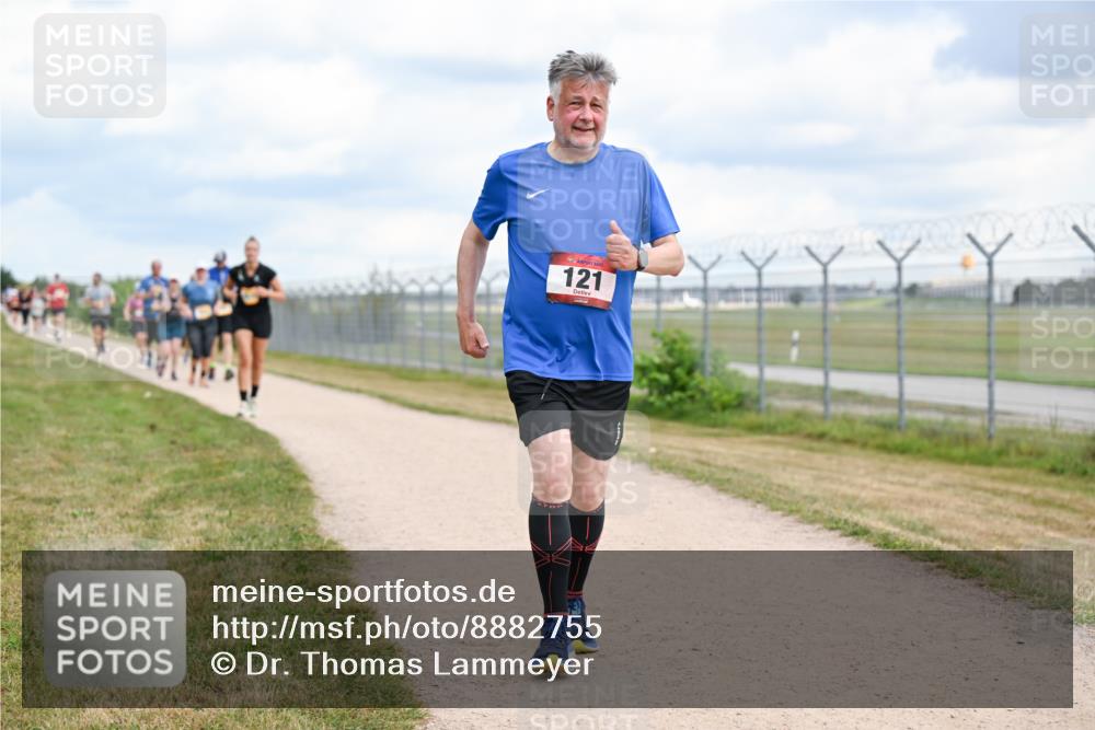 14.09.2025 - Airport Race Dr. Thomas Lammeyer http://msf.ph/oto/8882755 14.09.2025 12:35:51 Laufen 121 meine-sportfotos.de