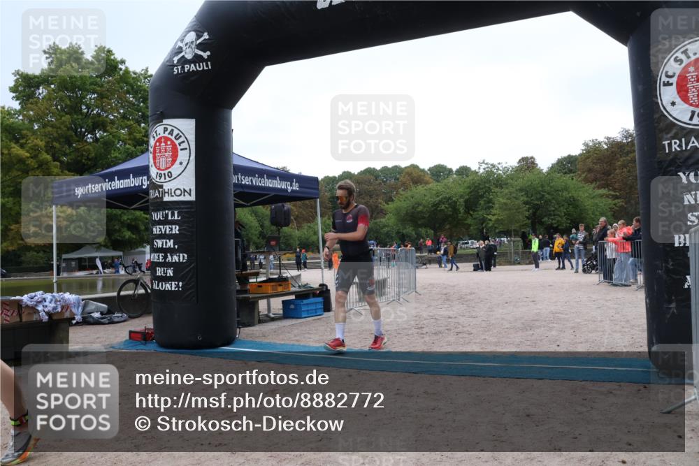 14.09.2025 - Stadtparktriathlon Strokosch-Dieckow http://msf.ph/oto/8882772 14.09.2025 09:51:43 Ziel 323, 325 meine-sportfotos.de