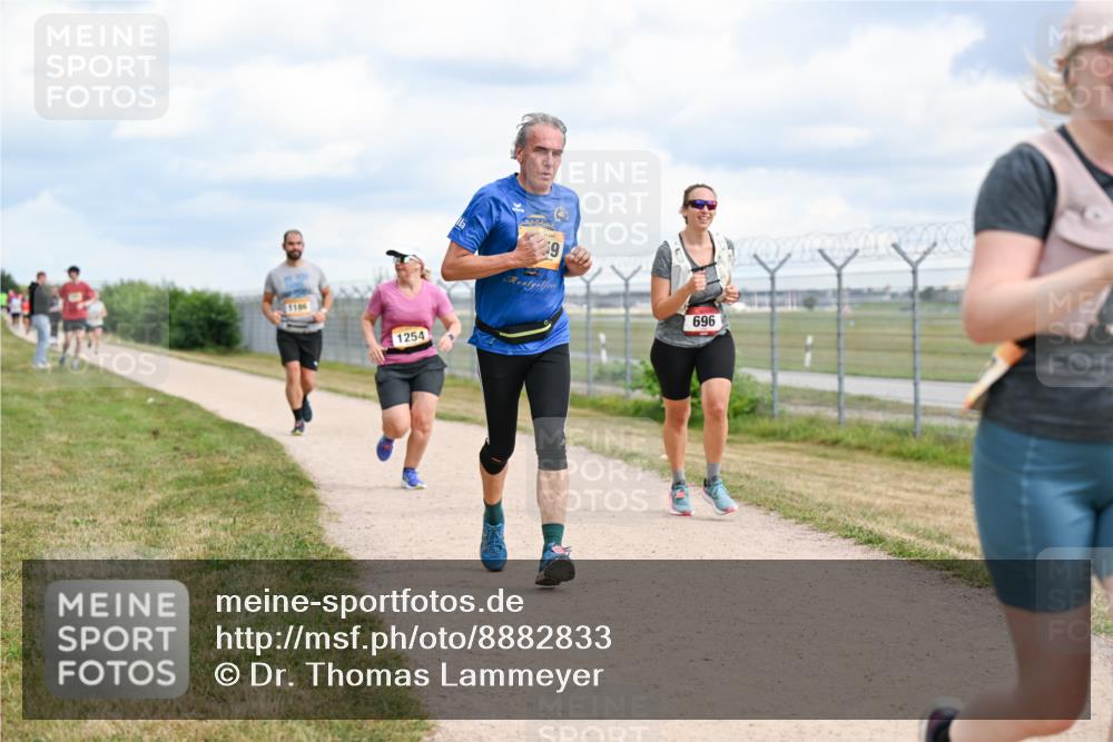 14.09.2025 - Airport Race Dr. Thomas Lammeyer http://msf.ph/oto/8882833 14.09.2025 12:36:02 Laufen 1186, 1254, 9, 696 meine-sportfotos.de