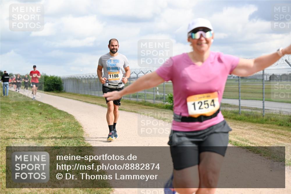 14.09.2025 - Airport Race Dr. Thomas Lammeyer http://msf.ph/oto/8882874 14.09.2025 12:36:06 Laufen 1186, 1254 meine-sportfotos.de