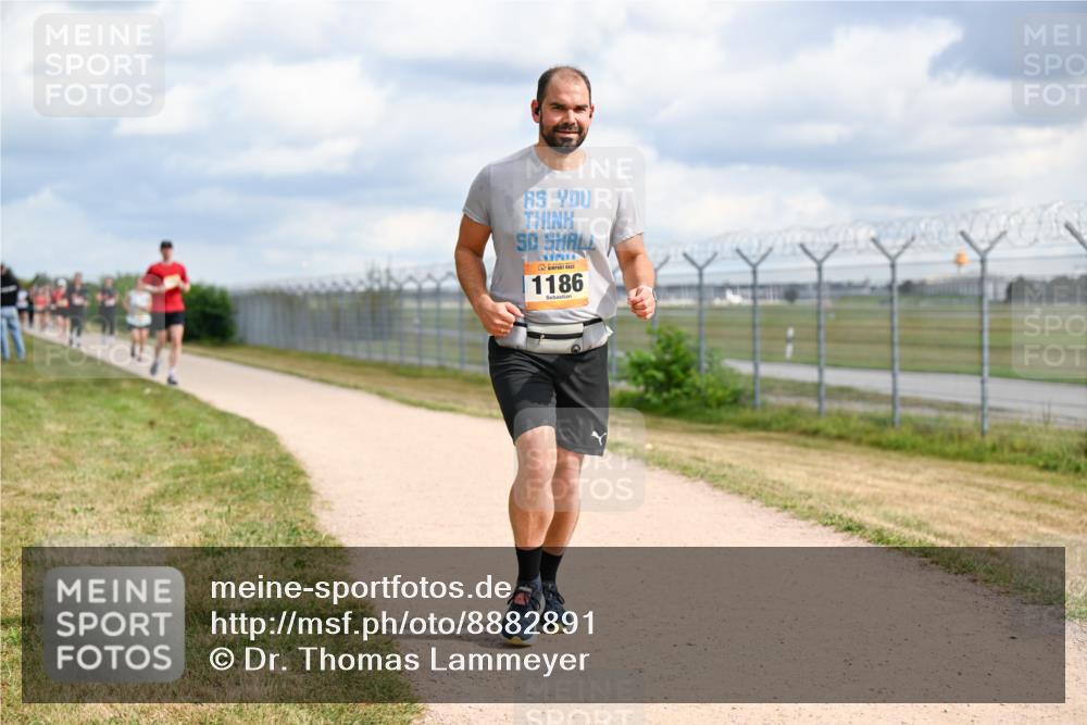 14.09.2025 - Airport Race Dr. Thomas Lammeyer http://msf.ph/oto/8882891 14.09.2025 12:36:07 Laufen 1186 meine-sportfotos.de