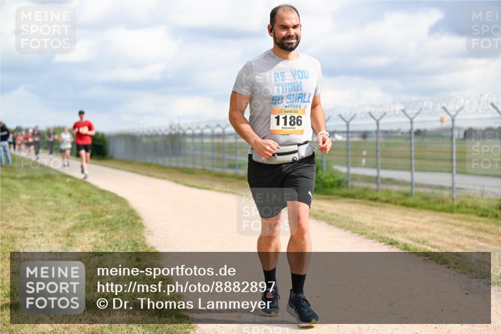 14.09.2025 - Airport Race Dr. Thomas Lammeyer http://msf.ph/oto/8882897 14.09.2025 12:36:08 Laufen 1186 meine-sportfotos.de