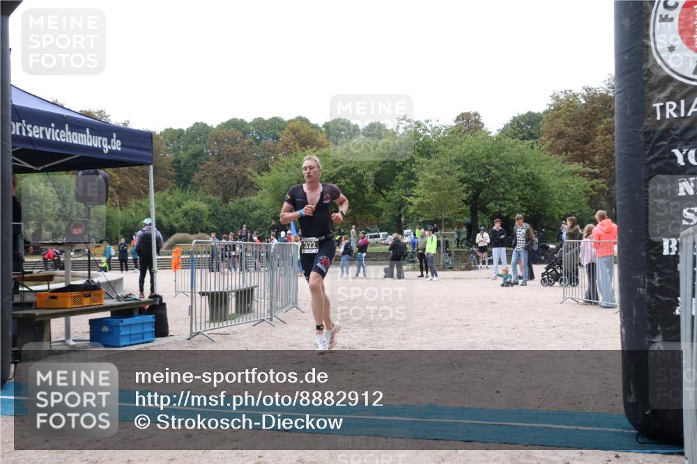 14.09.2025 - Stadtparktriathlon Strokosch-Dieckow http://msf.ph/oto/8882912 14.09.2025 09:55:21 Ziel 322 meine-sportfotos.de