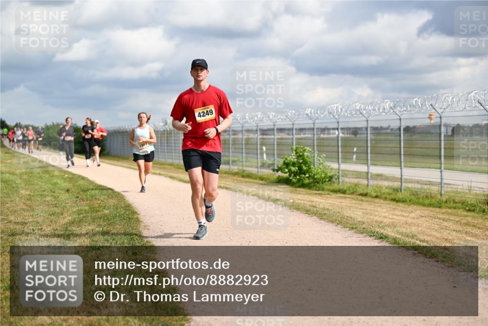 14.09.2025 - Airport Race Dr. Thomas Lammeyer http://msf.ph/oto/8882923 14.09.2025 12:36:15 Laufen 1987, 4249 meine-sportfotos.de