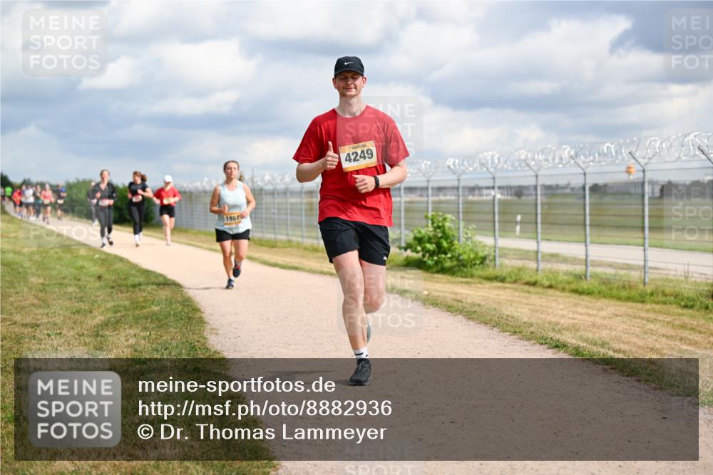 14.09.2025 - Airport Race Dr. Thomas Lammeyer http://msf.ph/oto/8882936 14.09.2025 12:36:16 Laufen 1987, 4249 meine-sportfotos.de