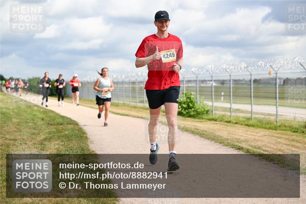 14.09.2025 - Airport Race Dr. Thomas Lammeyer http://msf.ph/oto/8882941 14.09.2025 12:36:16 Laufen 4249 meine-sportfotos.de