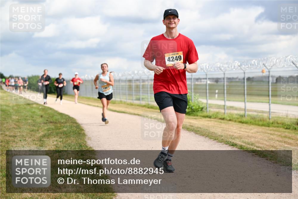 14.09.2025 - Airport Race Dr. Thomas Lammeyer http://msf.ph/oto/8882945 14.09.2025 12:36:17 Laufen 1987, 4249 meine-sportfotos.de