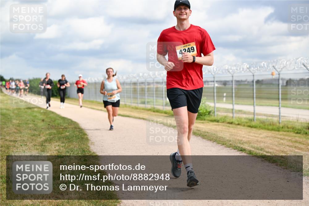 14.09.2025 - Airport Race Dr. Thomas Lammeyer http://msf.ph/oto/8882948 14.09.2025 12:36:17 Laufen 4249 meine-sportfotos.de