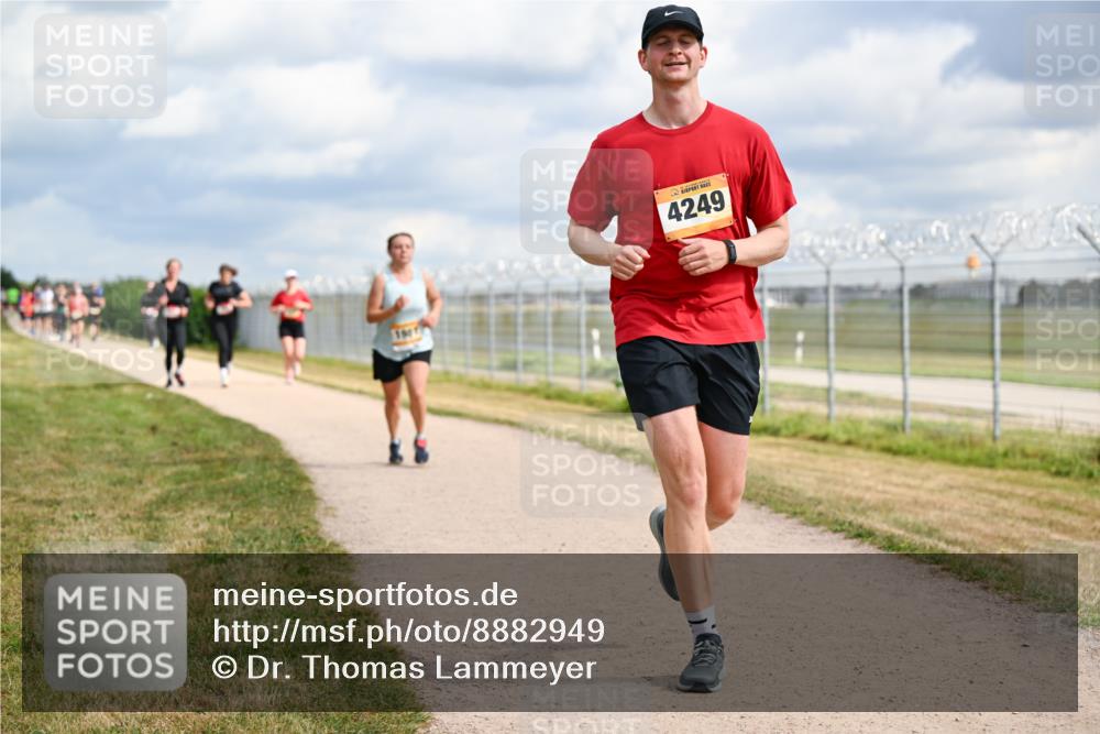14.09.2025 - Airport Race Dr. Thomas Lammeyer http://msf.ph/oto/8882949 14.09.2025 12:36:17 Laufen 4249 meine-sportfotos.de