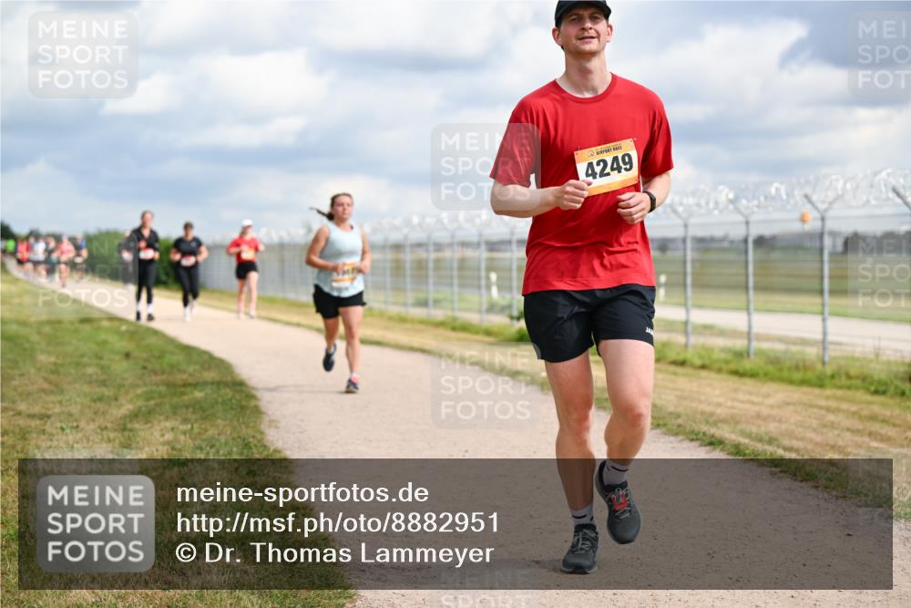 14.09.2025 - Airport Race Dr. Thomas Lammeyer http://msf.ph/oto/8882951 14.09.2025 12:36:17 Laufen 4249 meine-sportfotos.de