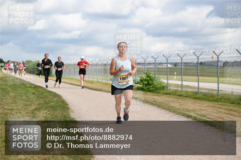 14.09.2025 - Airport Race Dr. Thomas Lammeyer http://msf.ph/oto/8882974 14.09.2025 12:36:19 Laufen 1987, 1987 meine-sportfotos.de