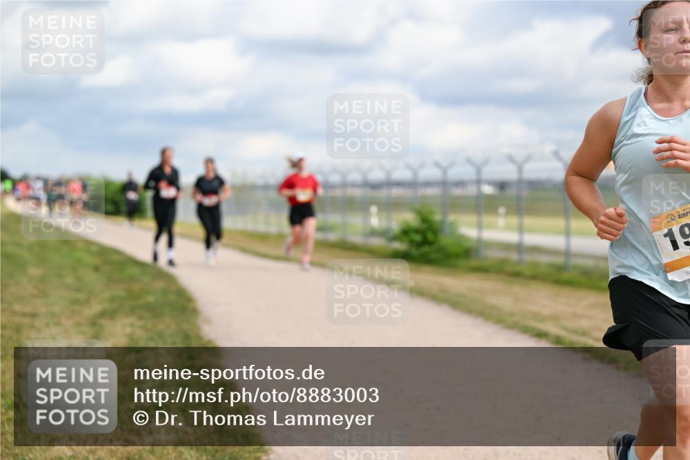 14.09.2025 - Airport Race Dr. Thomas Lammeyer http://msf.ph/oto/8883003 14.09.2025 12:36:21 Laufen 19 meine-sportfotos.de