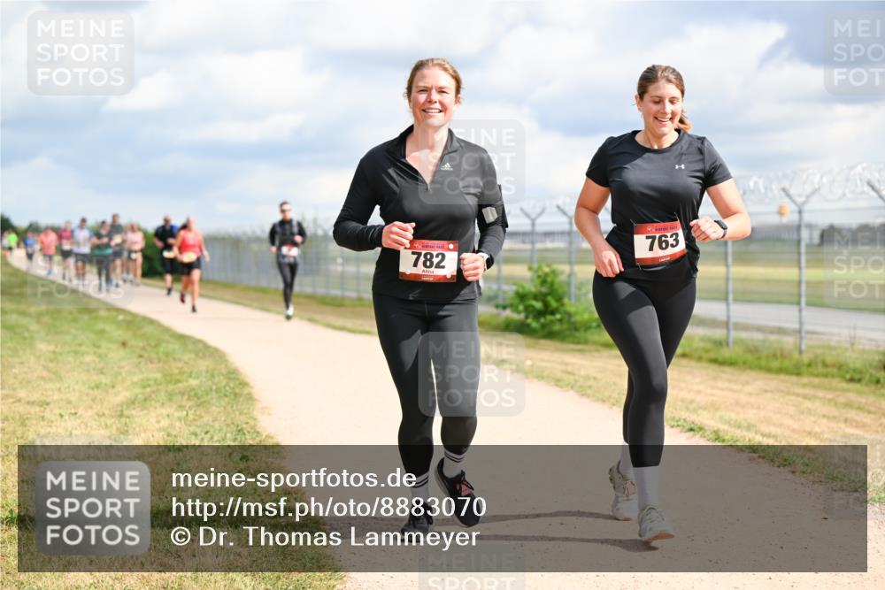 14.09.2025 - Airport Race Dr. Thomas Lammeyer http://msf.ph/oto/8883070 14.09.2025 12:36:27 Laufen 782, 763 meine-sportfotos.de