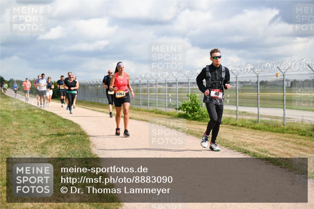 14.09.2025 - Airport Race Dr. Thomas Lammeyer http://msf.ph/oto/8883090 14.09.2025 12:36:32 Laufen 40, 1063 meine-sportfotos.de