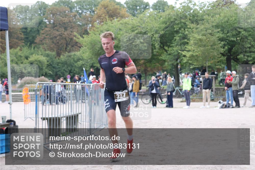 14.09.2025 - Stadtparktriathlon Strokosch-Dieckow http://msf.ph/oto/8883131 14.09.2025 10:00:42 Ziel 327 meine-sportfotos.de