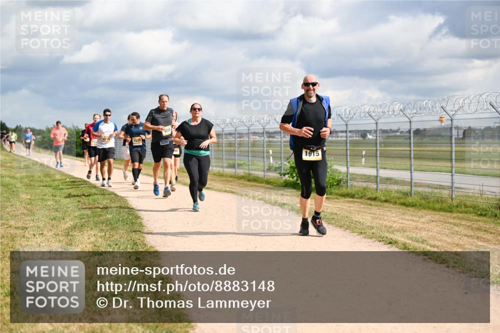 14.09.2025 - Airport Race Dr. Thomas Lammeyer http://msf.ph/oto/8883148 14.09.2025 12:36:37 Laufen 4215, 154, 1535, 659, 1915 meine-sportfotos.de