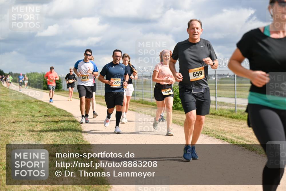 14.09.2025 - Airport Race Dr. Thomas Lammeyer http://msf.ph/oto/8883208 14.09.2025 12:36:41 Laufen 4215, 535, 1535, 1098, 659 meine-sportfotos.de
