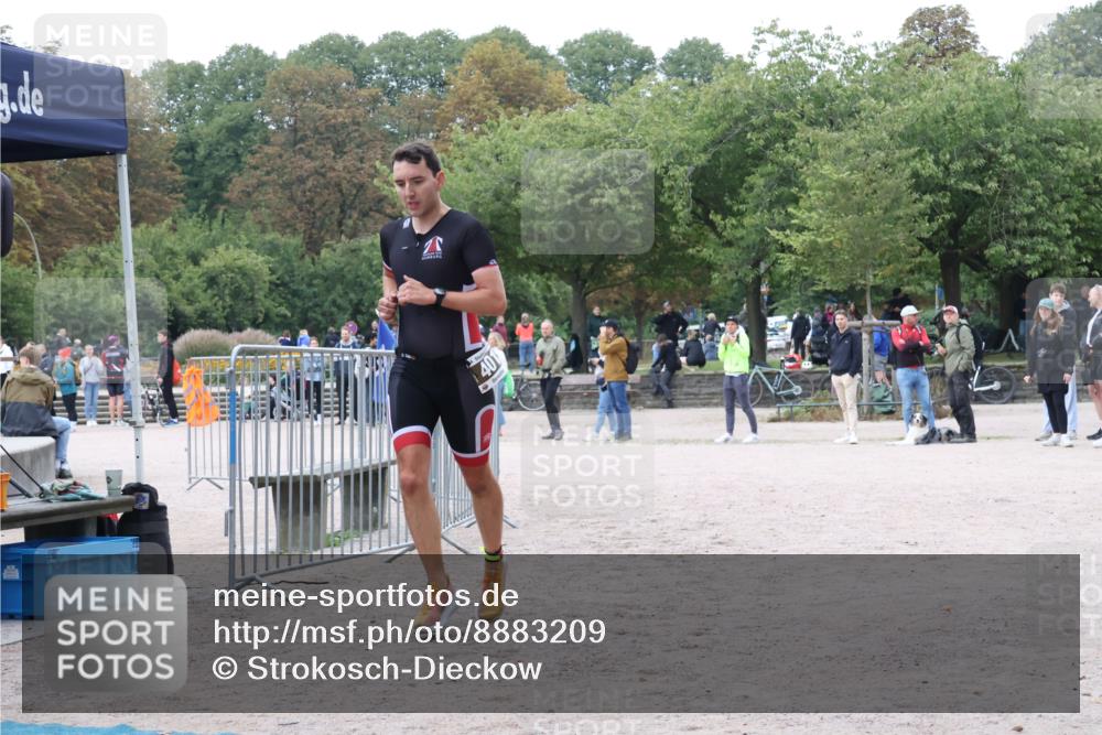 14.09.2025 - Stadtparktriathlon Strokosch-Dieckow http://msf.ph/oto/8883209 14.09.2025 10:02:51 Ziel 401 meine-sportfotos.de