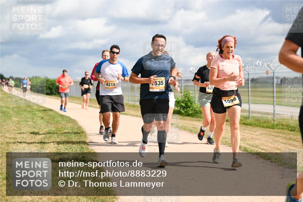 14.09.2025 - Airport Race Dr. Thomas Lammeyer http://msf.ph/oto/8883229 14.09.2025 12:36:42 Laufen 4215, 535, 1535, 426, 1098 meine-sportfotos.de
