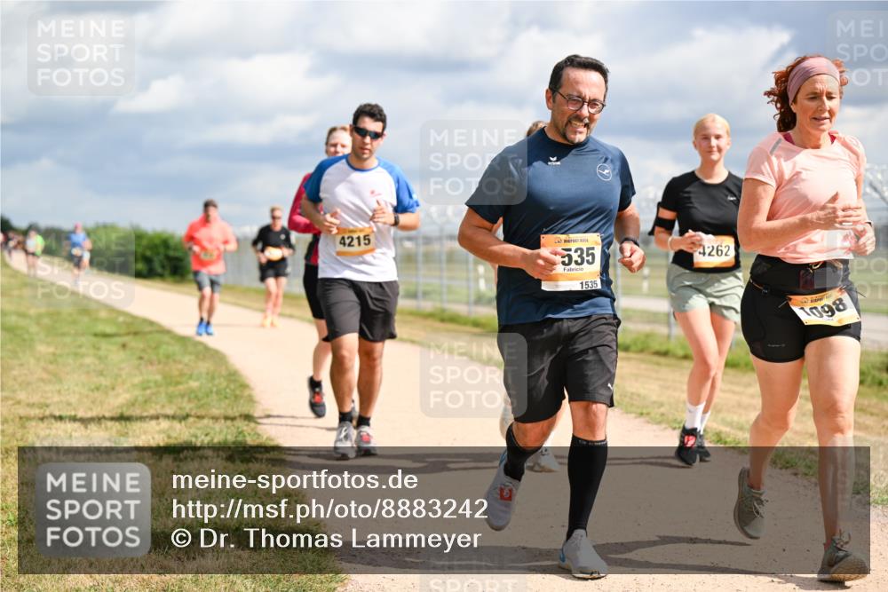 14.09.2025 - Airport Race Dr. Thomas Lammeyer http://msf.ph/oto/8883242 14.09.2025 12:36:43 Laufen 4215, 535, 1535, 4262, 1098 meine-sportfotos.de