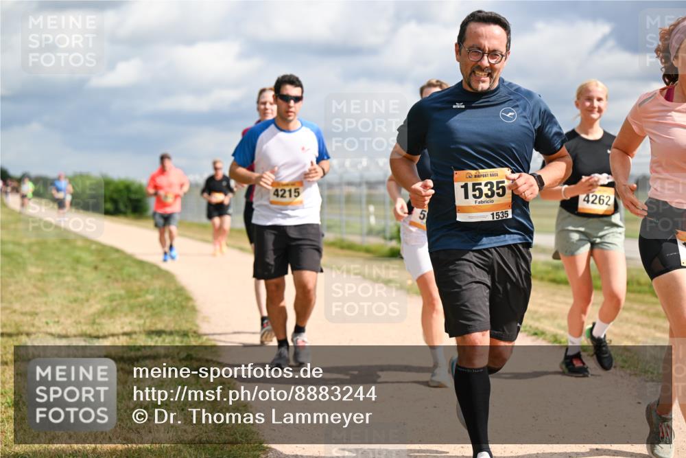 14.09.2025 - Airport Race Dr. Thomas Lammeyer http://msf.ph/oto/8883244 14.09.2025 12:36:44 Laufen 4215, 5, 1535, 1535, 4262 meine-sportfotos.de