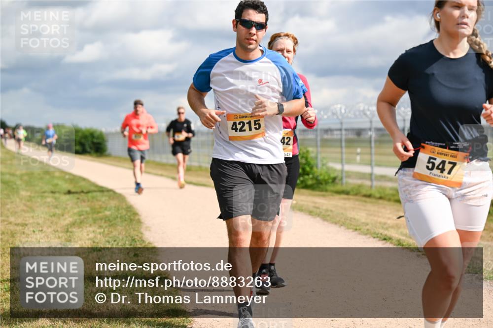 14.09.2025 - Airport Race Dr. Thomas Lammeyer http://msf.ph/oto/8883263 14.09.2025 12:36:45 Laufen 4215, 42, 542, 547 meine-sportfotos.de