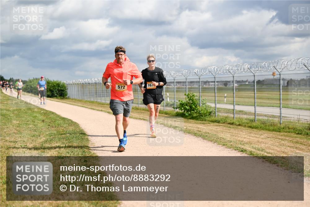 14.09.2025 - Airport Race Dr. Thomas Lammeyer http://msf.ph/oto/8883292 14.09.2025 12:36:48 Laufen 572, 162 meine-sportfotos.de