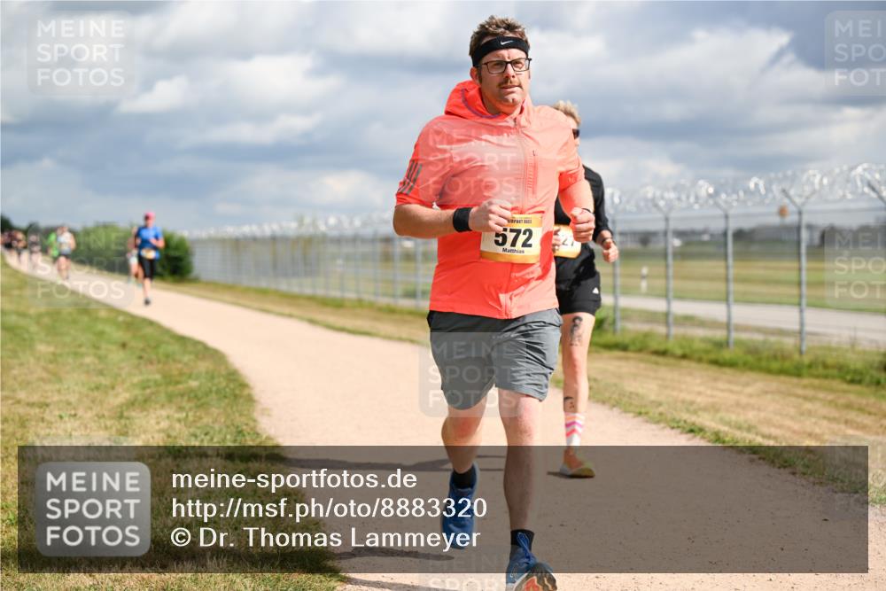 14.09.2025 - Airport Race Dr. Thomas Lammeyer http://msf.ph/oto/8883320 14.09.2025 12:36:50 Laufen 572, 10 meine-sportfotos.de