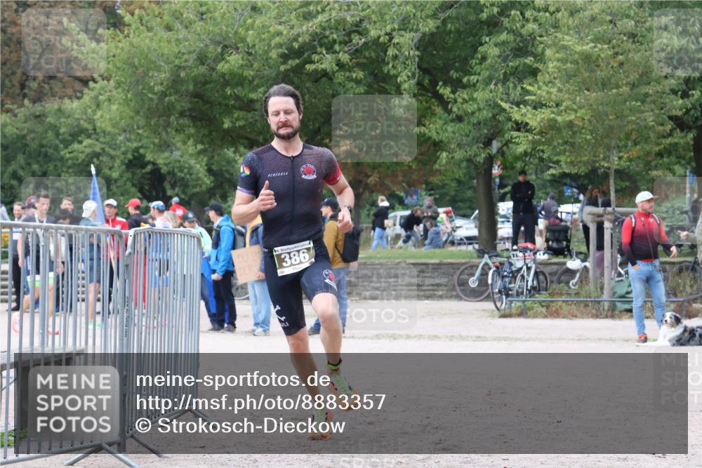 14.09.2025 - Stadtparktriathlon Strokosch-Dieckow http://msf.ph/oto/8883357 14.09.2025 10:06:40 Ziel 380, 386 meine-sportfotos.de