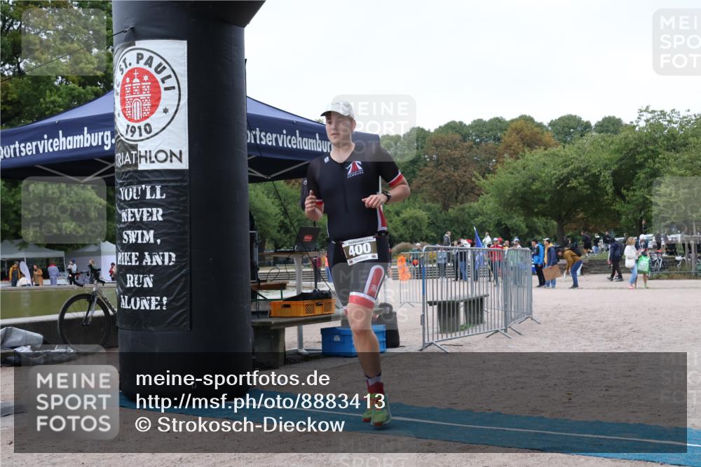 14.09.2025 - Stadtparktriathlon Strokosch-Dieckow http://msf.ph/oto/8883413 14.09.2025 10:07:54 Ziel 400 meine-sportfotos.de