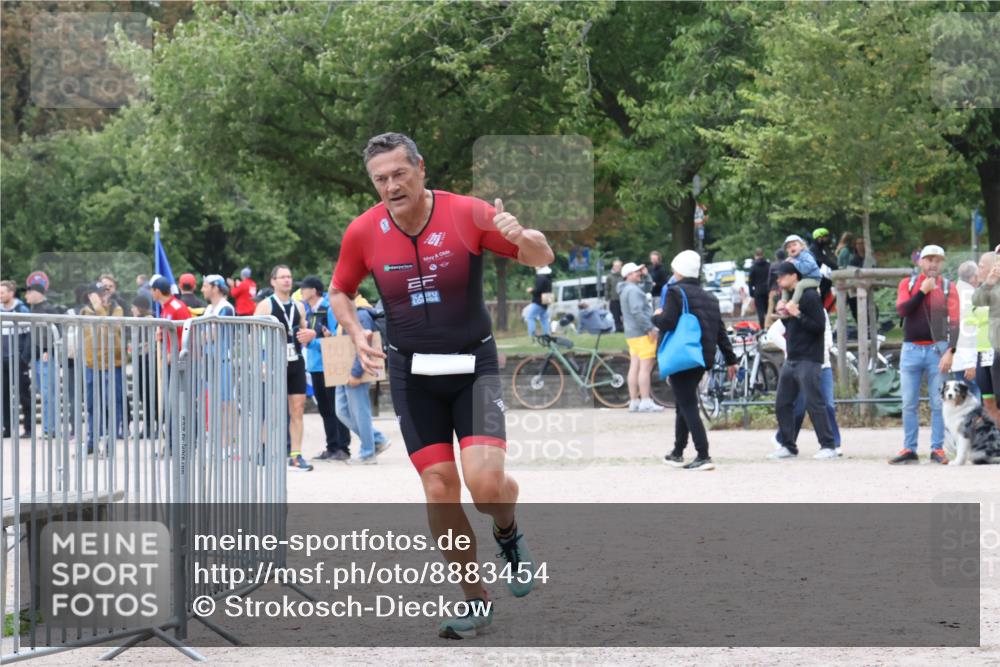 14.09.2025 - Stadtparktriathlon Strokosch-Dieckow http://msf.ph/oto/8883454 14.09.2025 10:09:48 Ziel 393, 463 meine-sportfotos.de