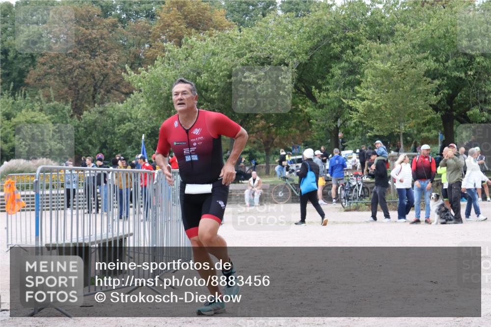 14.09.2025 - Stadtparktriathlon Strokosch-Dieckow http://msf.ph/oto/8883456 14.09.2025 10:09:49 Ziel 393, 463 meine-sportfotos.de