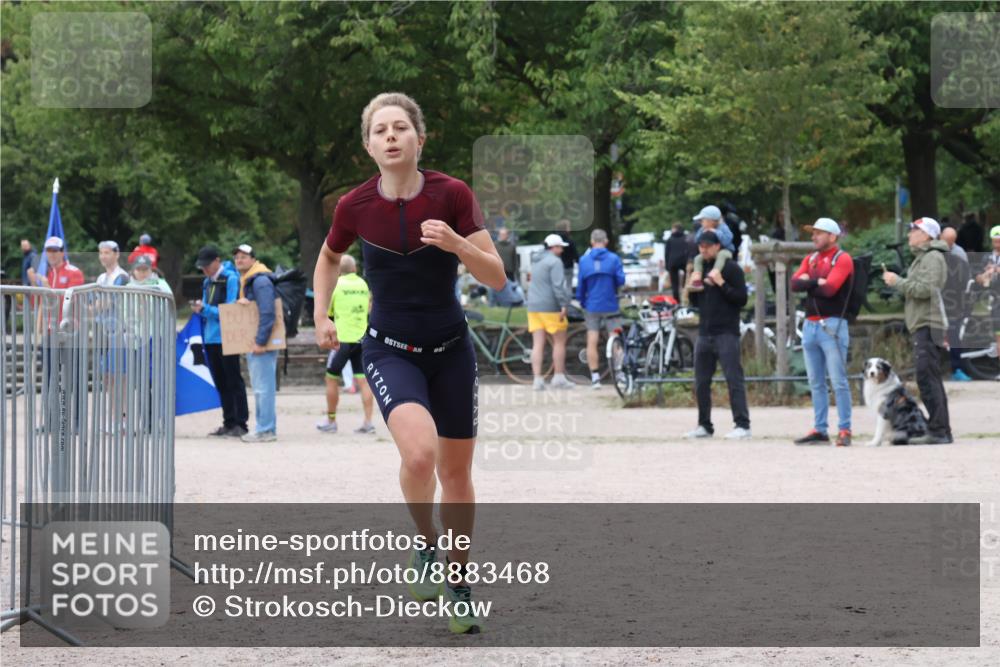 14.09.2025 - Stadtparktriathlon Strokosch-Dieckow http://msf.ph/oto/8883468 14.09.2025 10:10:04 Ziel 406, 460 meine-sportfotos.de