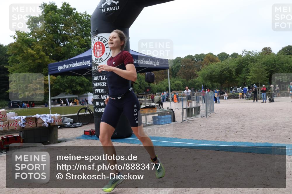 14.09.2025 - Stadtparktriathlon Strokosch-Dieckow http://msf.ph/oto/8883477 14.09.2025 10:10:06 Ziel 406, 460 meine-sportfotos.de