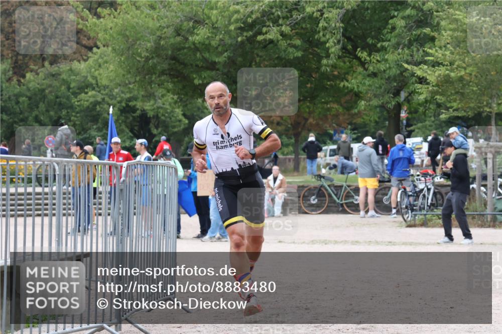14.09.2025 - Stadtparktriathlon Strokosch-Dieckow http://msf.ph/oto/8883480 14.09.2025 10:10:08 Ziel 406, 460 meine-sportfotos.de
