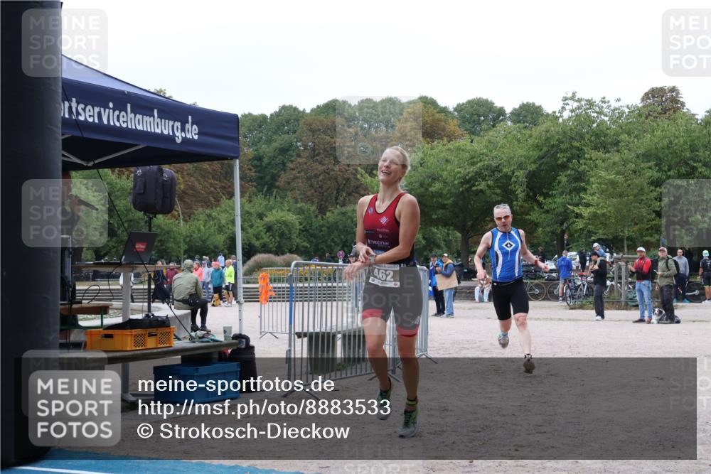 14.09.2025 - Stadtparktriathlon Strokosch-Dieckow http://msf.ph/oto/8883533 14.09.2025 10:11:34 Ziel 391, 462 meine-sportfotos.de