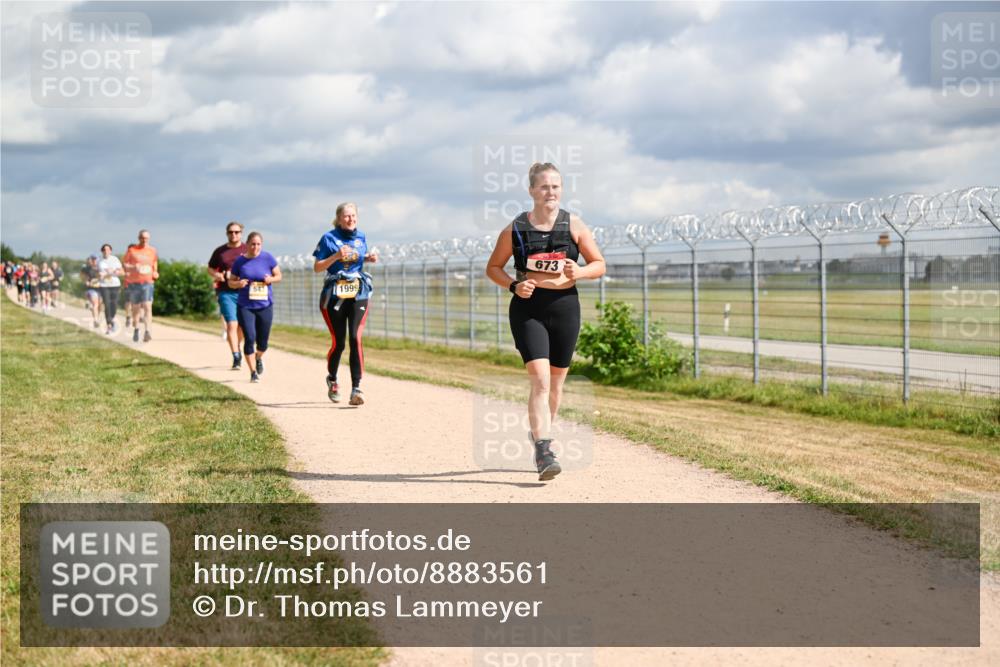 14.09.2025 - Airport Race Dr. Thomas Lammeyer http://msf.ph/oto/8883561 14.09.2025 12:37:43 Laufen 673, 1999 meine-sportfotos.de