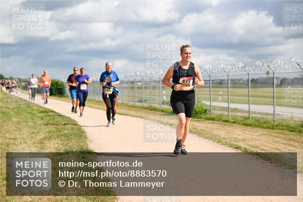 14.09.2025 - Airport Race Dr. Thomas Lammeyer http://msf.ph/oto/8883570 14.09.2025 12:37:44 Laufen 1999, 673 meine-sportfotos.de
