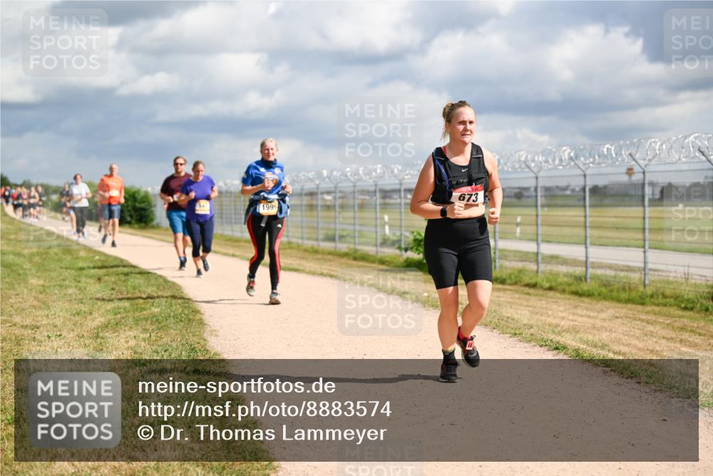 14.09.2025 - Airport Race Dr. Thomas Lammeyer http://msf.ph/oto/8883574 14.09.2025 12:37:44 Laufen 1999, 673 meine-sportfotos.de