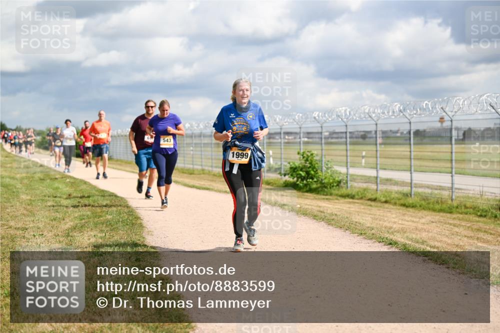 14.09.2025 - Airport Race Dr. Thomas Lammeyer http://msf.ph/oto/8883599 14.09.2025 12:37:46 Laufen 657, 543, 1999 meine-sportfotos.de