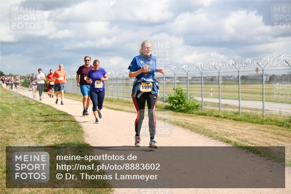 14.09.2025 - Airport Race Dr. Thomas Lammeyer http://msf.ph/oto/8883602 14.09.2025 12:37:46 Laufen 543, 1999 meine-sportfotos.de
